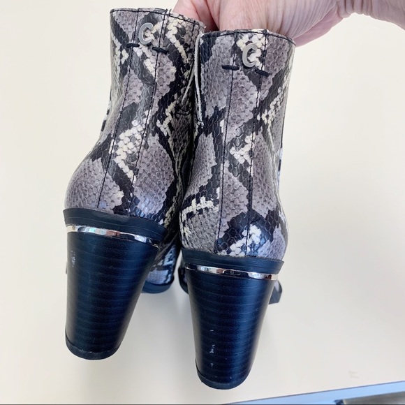 Circus Sam Edelman Womens Snake Print Textured Point Toe Side Zip Heeled Booties - Picture 10 of 13